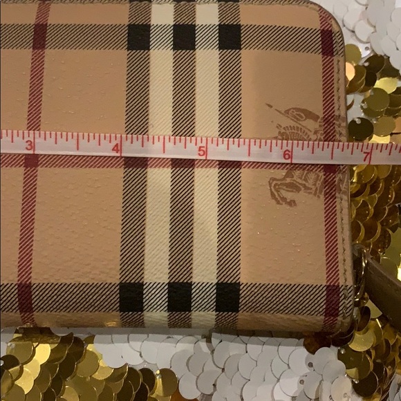 Burberry plaid tan wallet - Picture 2 of 6